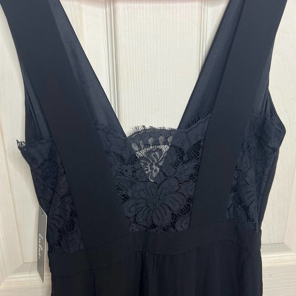 NWT Lulu’s Black Lace V-Neck Tank Top Jump Suit Straight Leg Size Small - Picture 2 of 11